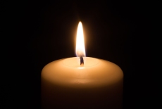 paląca się świeczka